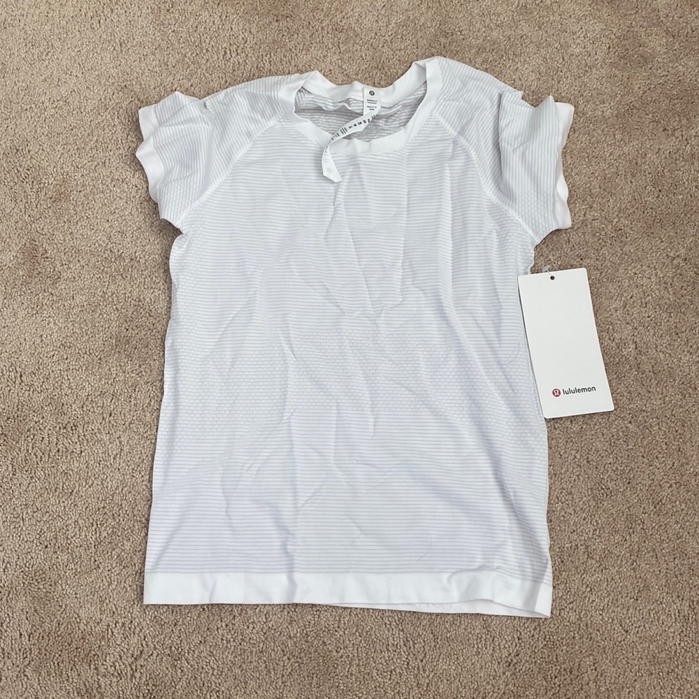 Women’s Lululemon swiftly tech race shirt white NWT